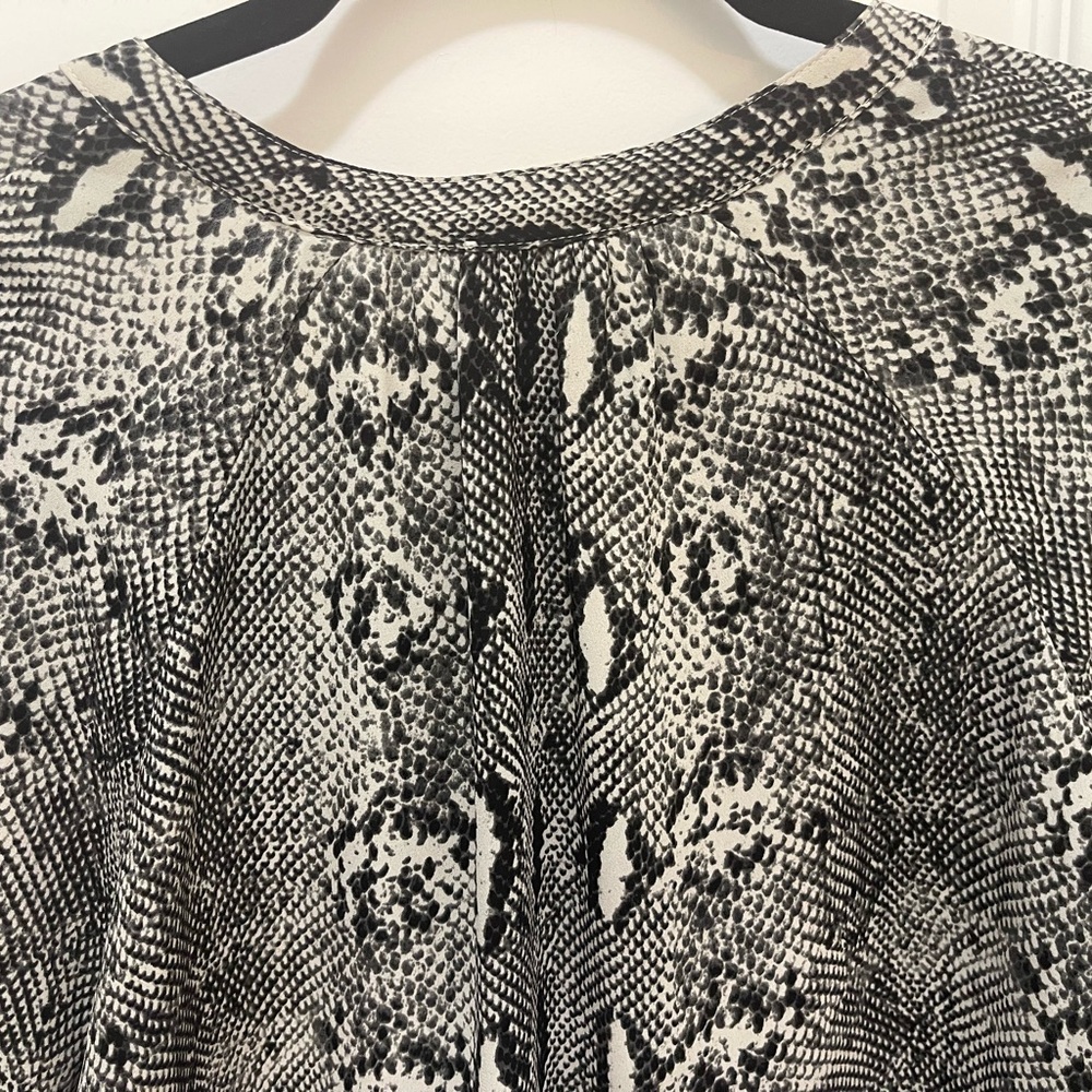 J. Crew Gray, White and Black Snake Skin Print Long Sleeve Blouse - Shirt size S - Picture 12 of 13